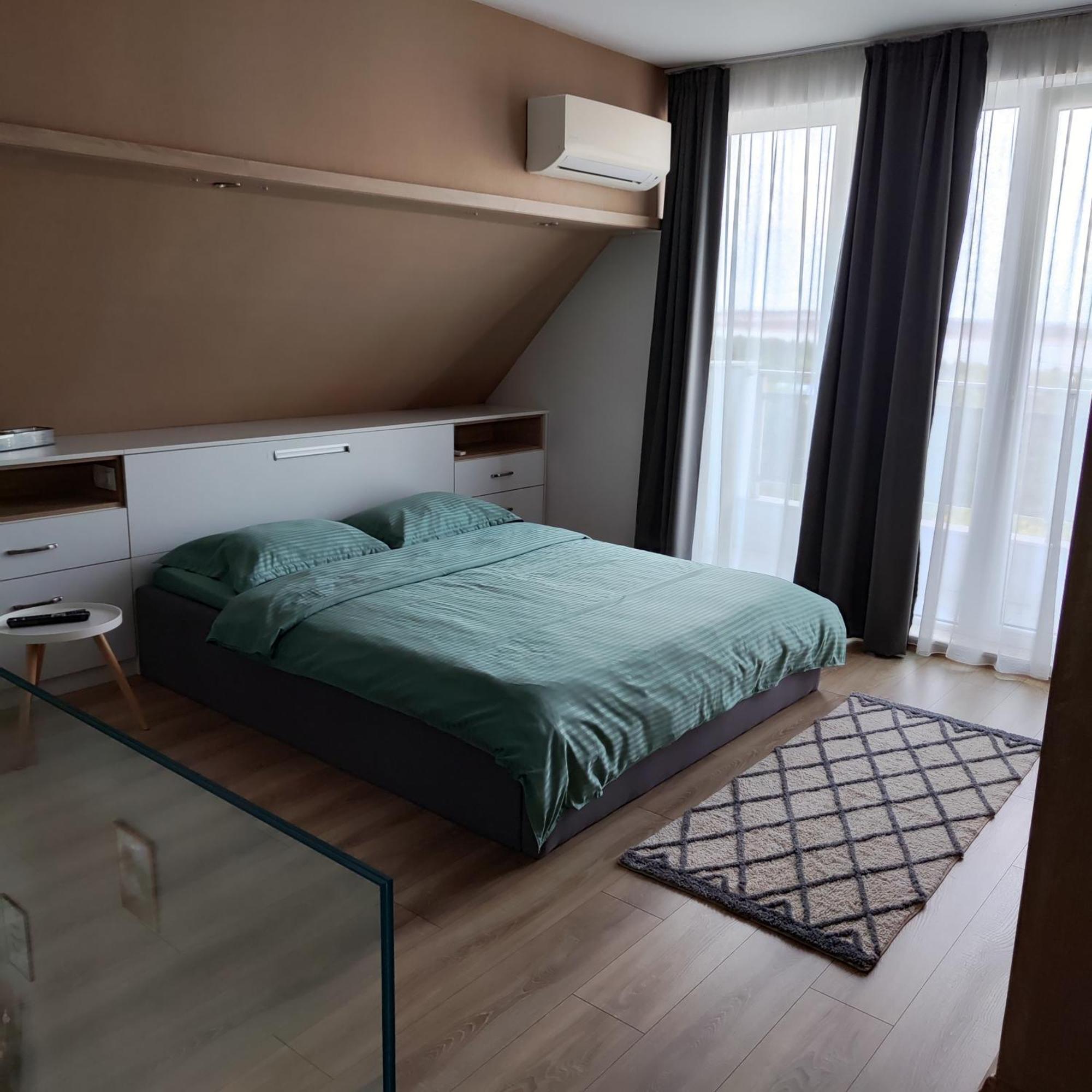 Апартаменти Airluxapartament Burgas Екстер'єр фото